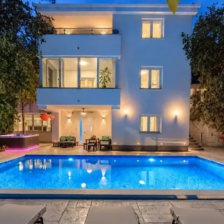 Zara, Heated Pool, Jacuzzi, Sauna, 8 Guests Dom wakacyjny Kučiće