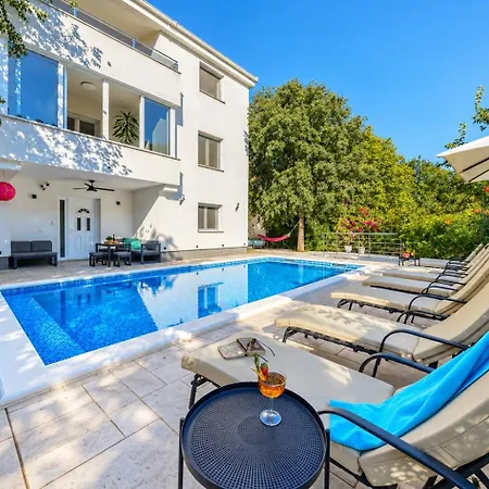 Zara, Heated Pool, Jacuzzi, Sauna, 8 Guests Dom wakacyjny Kučiće