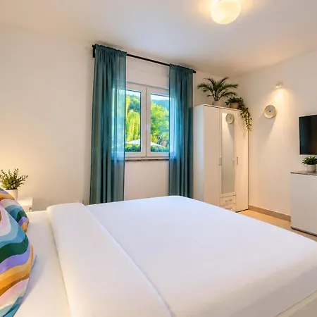 Zara, Heated Pool, Jacuzzi, Sauna, 8 Guests Dom wakacyjny Kučiće